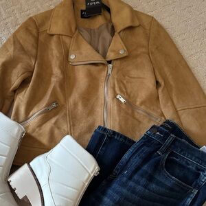 Tan suede Leather Jacket Classic Style cropped, silver zips NWT